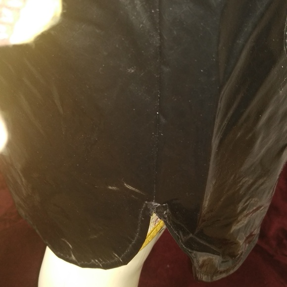 Sliverleaf black faux snake print raincoat - Picture 2 of 7